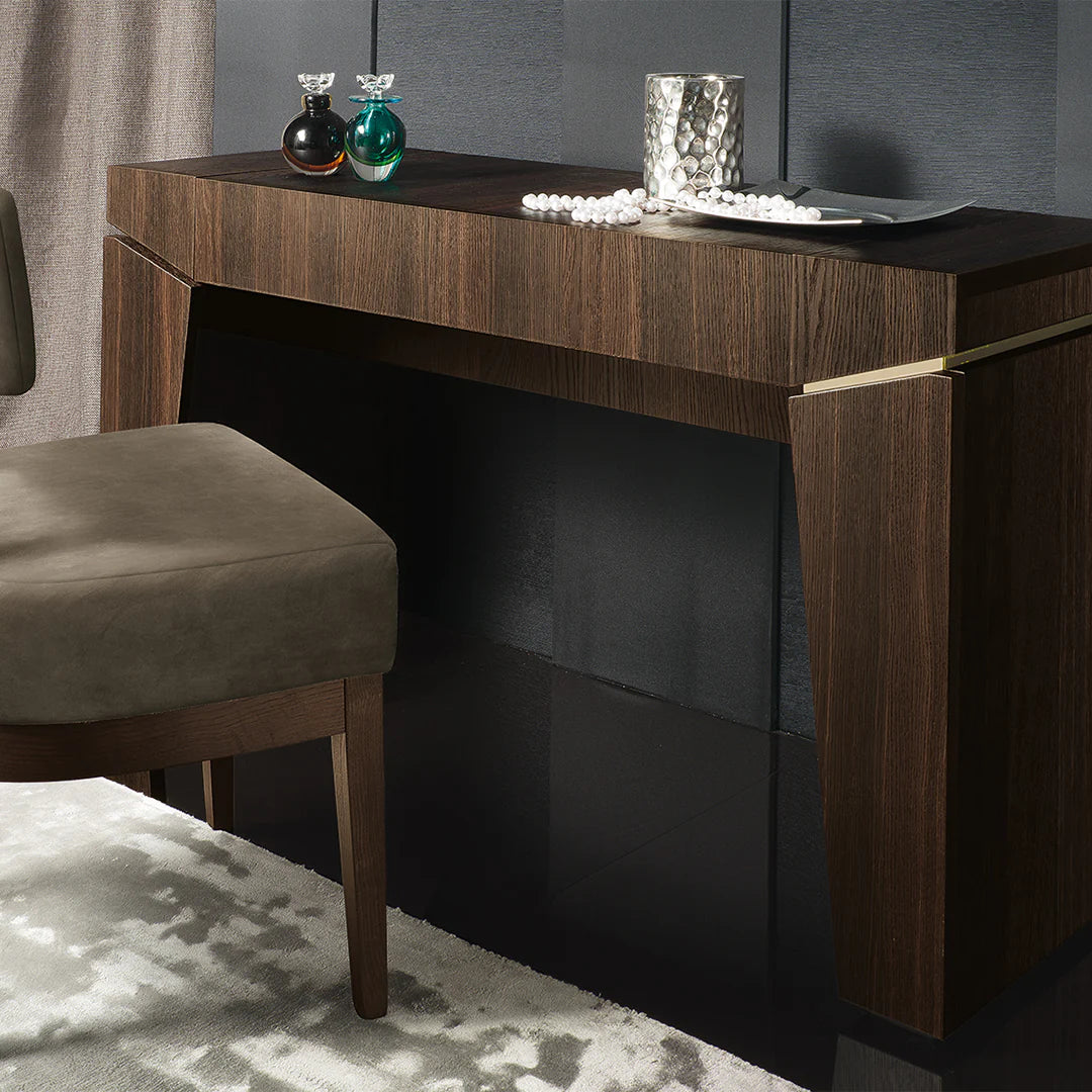Accademia Vanity