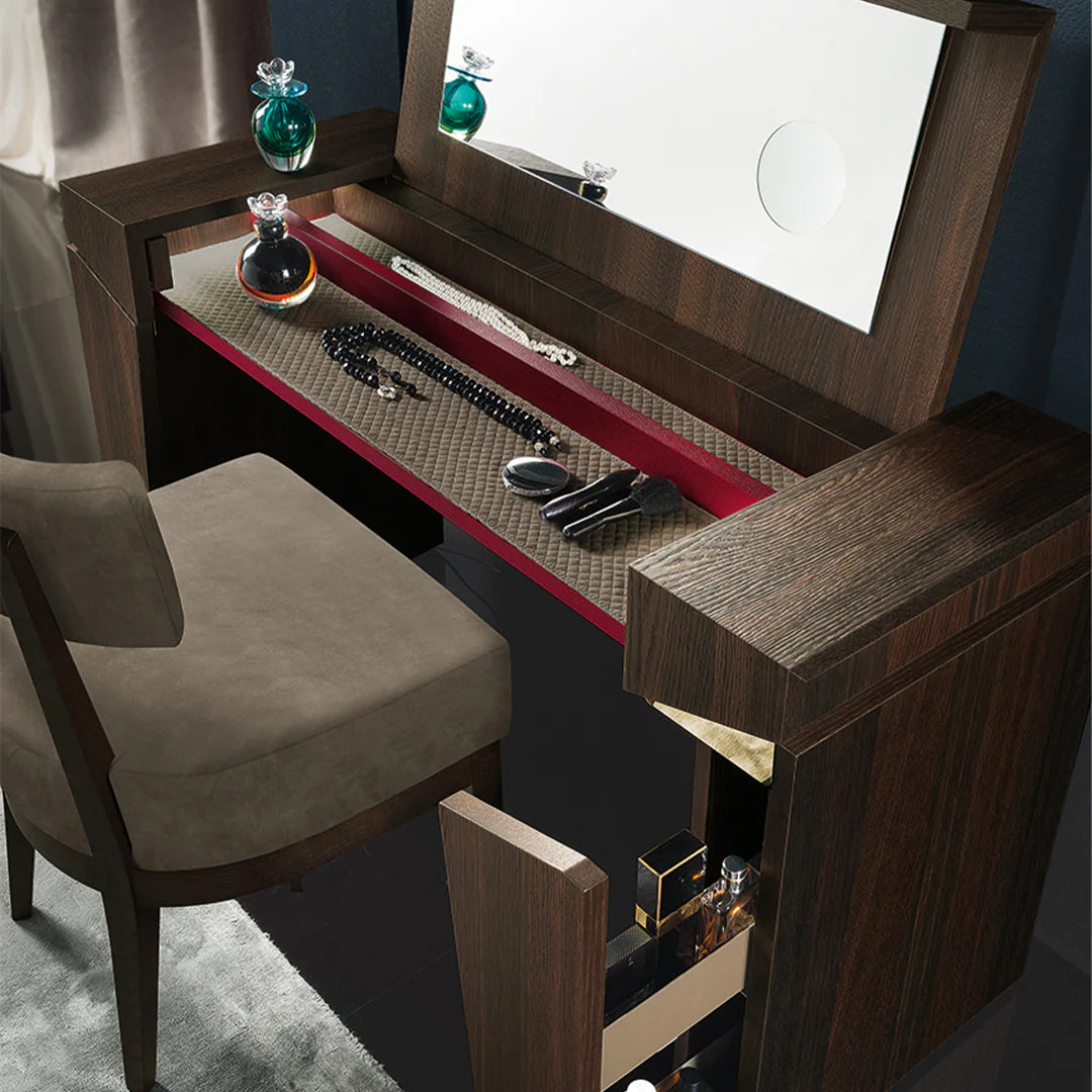 Accademia Vanity