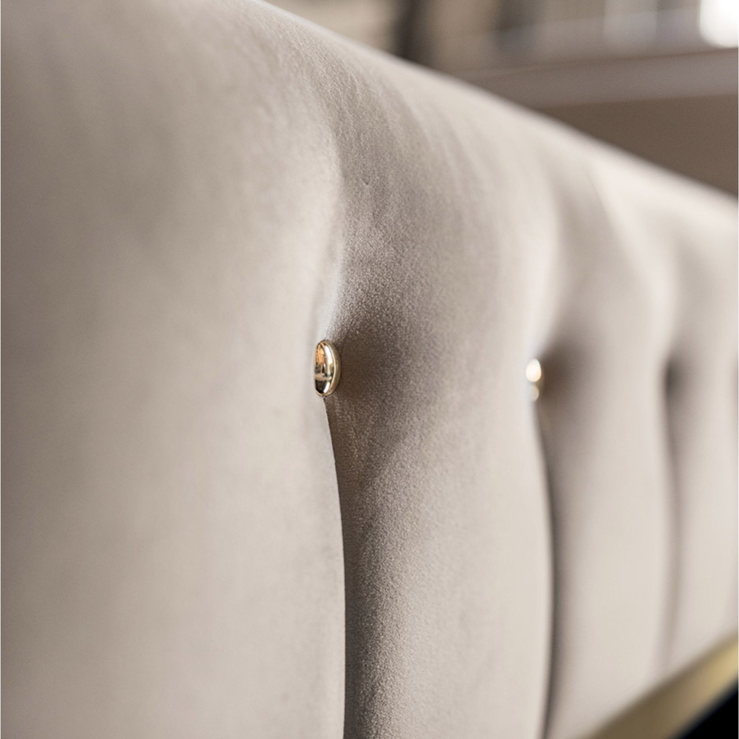 Adora Diamante Loveseat